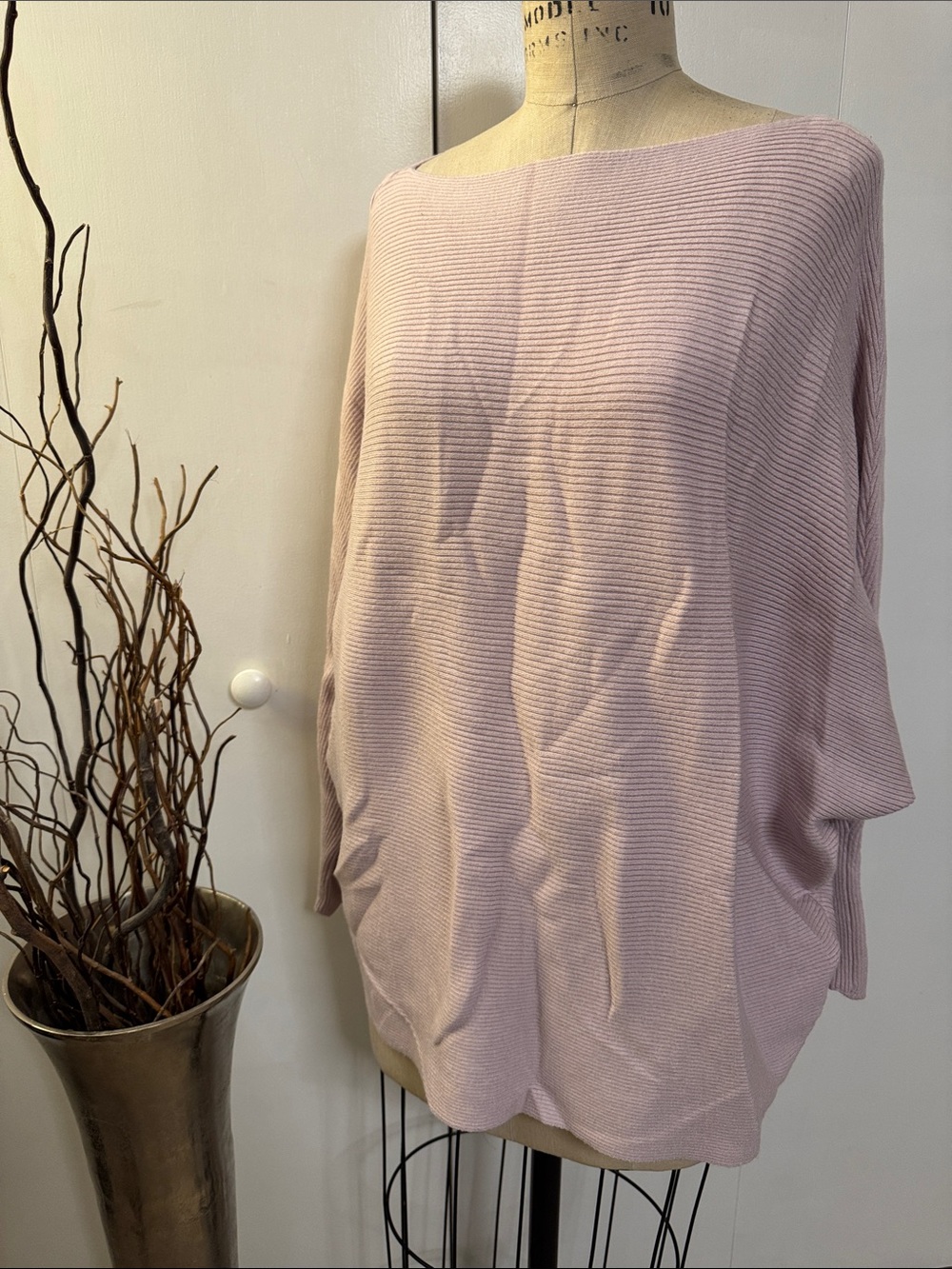 Philosophy Dusty Mauve Off-Shoulder Ribbed Sweater